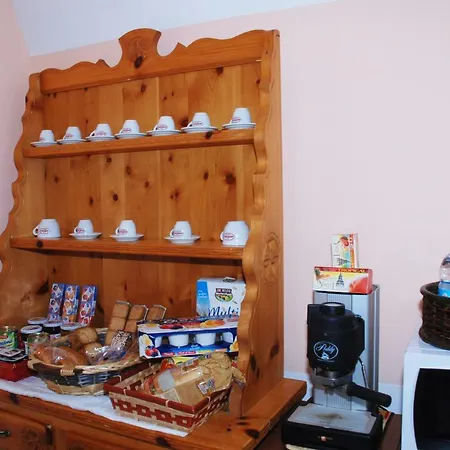 Oda ve Kahvaltı La Cascina 4*