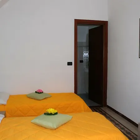 לינה וארוחת בוקר La Cascina 2*